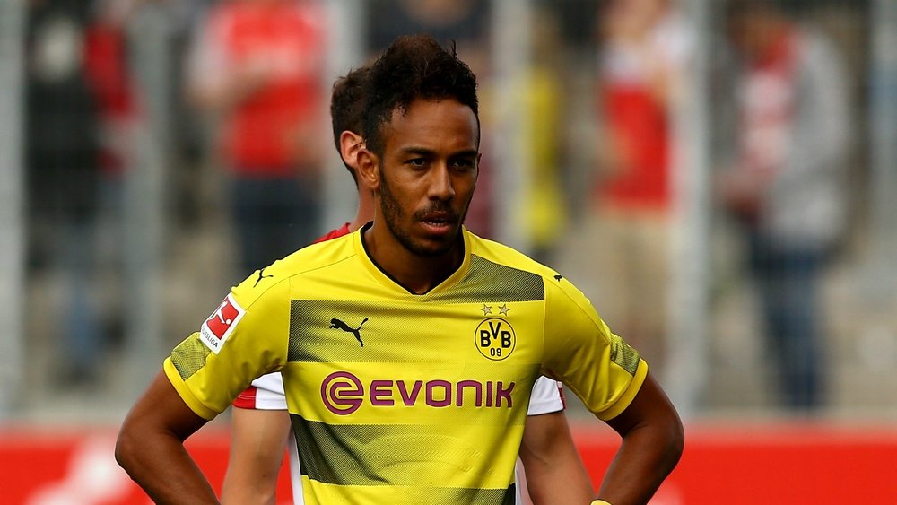 Borussia Dortmund desmente oferta chinesa por Aubameyang