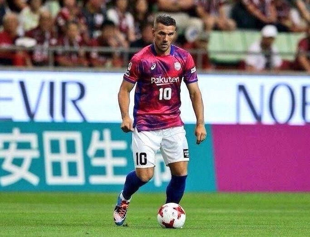 Portal de notícias confunde Lukas Podolski com refugiado e pede desculpas