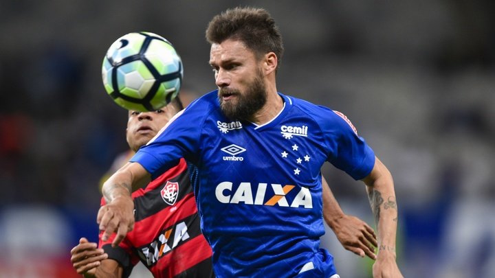 Desmaio, jejum de gols e cobrança: Sóbis vive pior fase no Cruzeiro