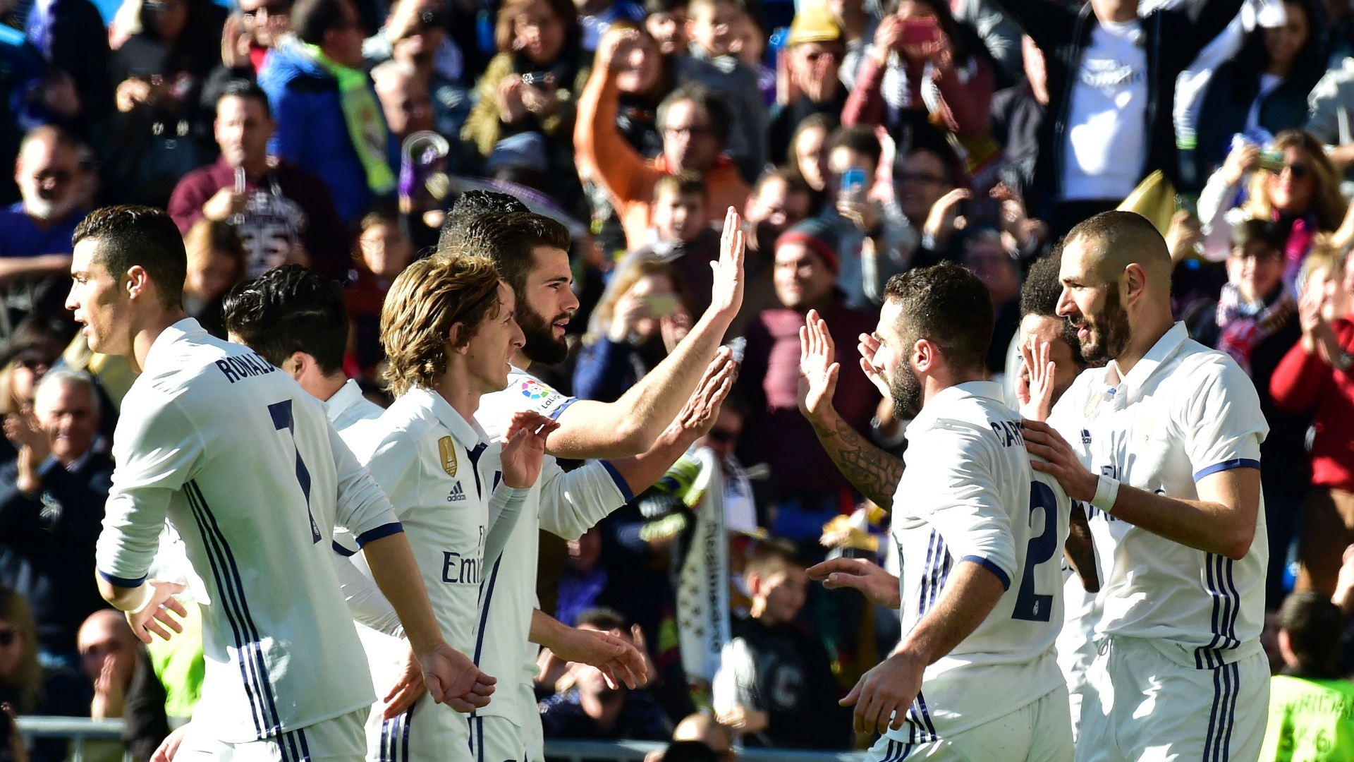 Real Madrid - Grenade 5-0, Le Real s'offre une manita pour fêter le ballon d'Or de Ronaldo