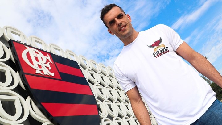 Apresentado no Flamengo, Rhodolfo mira títulos: “Vestir essa camisa aqui é o sonho de qualquer criança, qualquer jogador”