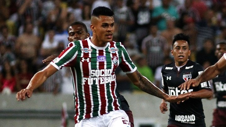 Richard ofusca Robinho e aparece como catalizador da reação do Fluminense
