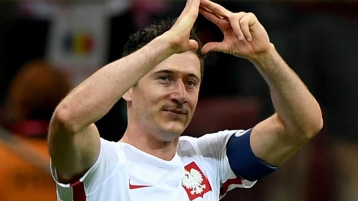 Polônia encerra preparação para a Copa com goleada sobre a Lituânia