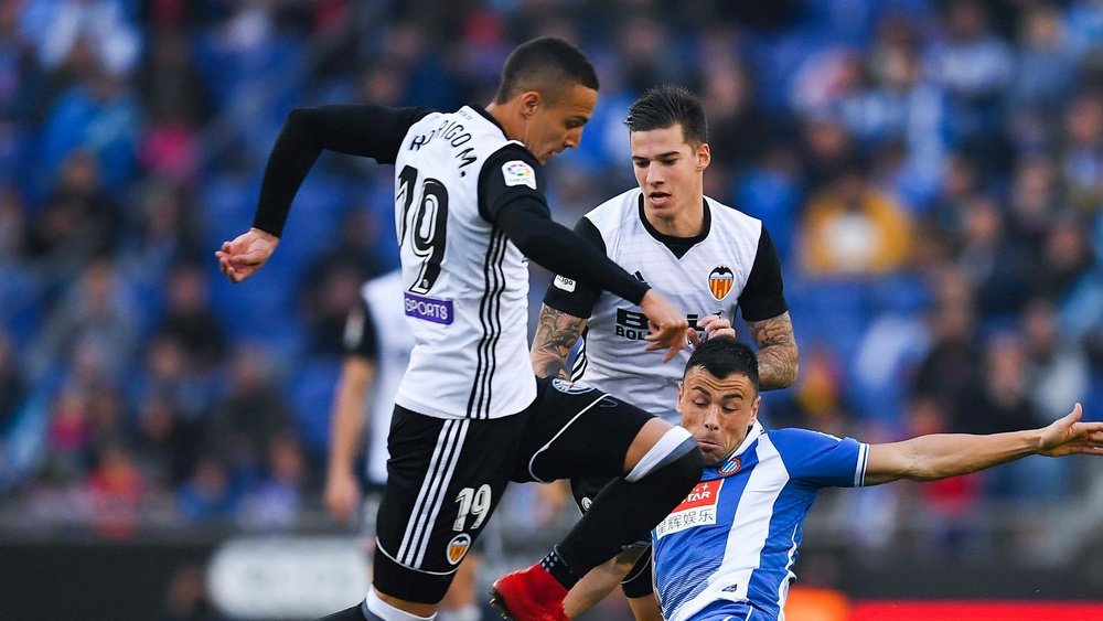 Rodrigo commits to Valencia until 2022