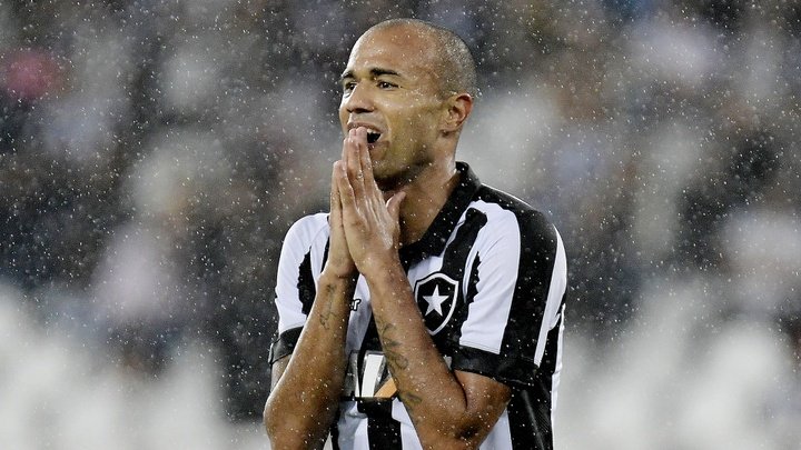 Botafogo 0 x 2 Avaí: Joel marca duas vezes e garante vitória de vice-lanterna contra ex-clube