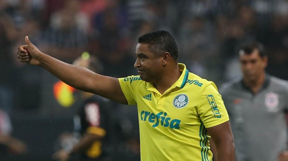 Roger avalia empate com o Botafogo e explica mudança de Lucas Lima por Borja