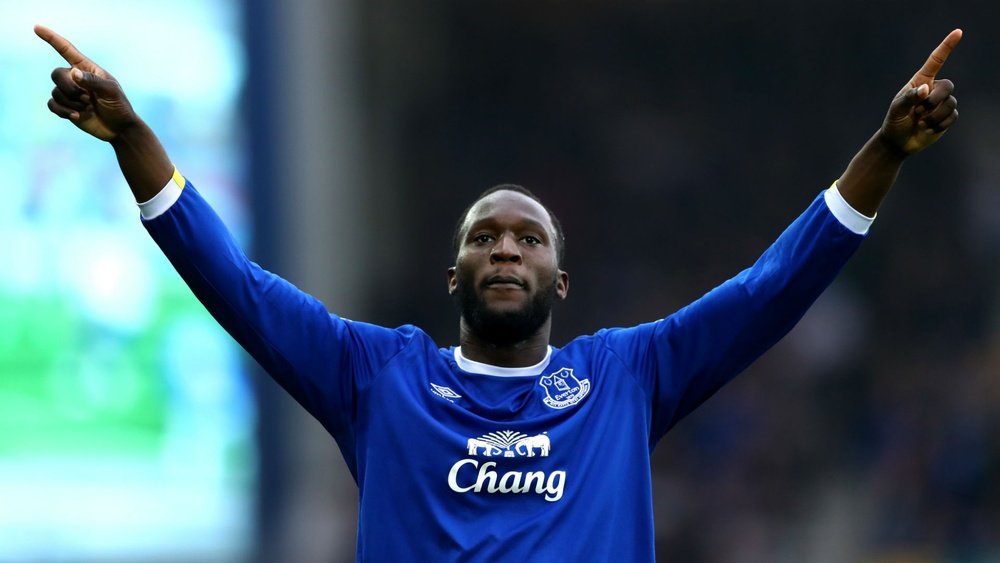 Koeman thinks Lukaku will not be taking a step up in his career if he leaves Everton for United. AFP