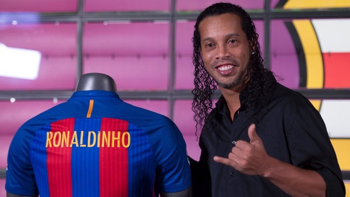 Ronaldinho assina linha de vinhos sobre esportistas
