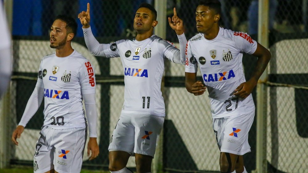 Copa Libertadores Review: Kayke leads Santos, Barcelona win late