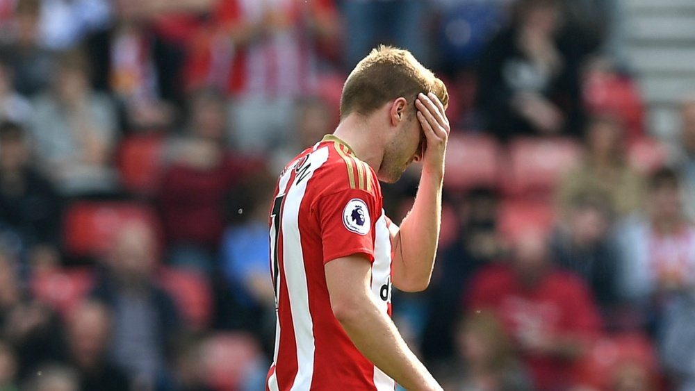 Moyes feels Larsson's red card cost Sunderland against Manchester United