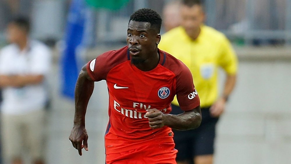 Man United target Aurier wants to leave PSG – Emery