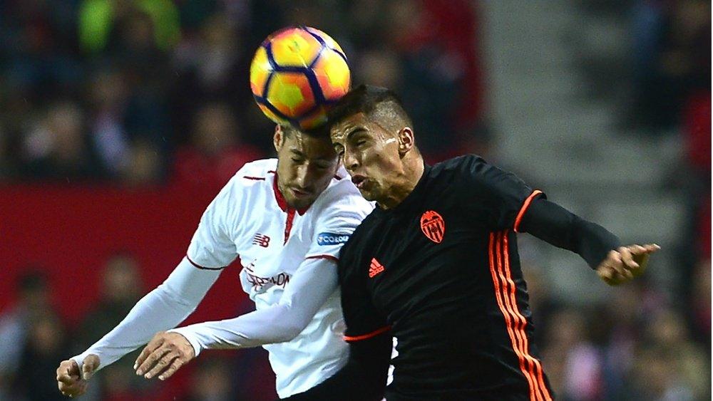 Sergio Escudero Joao Cancelo Sevilla Valencia La Liga