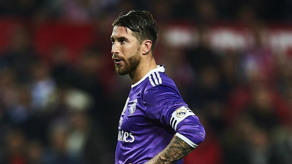 LaLiga denúncia ao Sevilla pelas atitudes violentas da torcida com Sergio Ramos. Goal