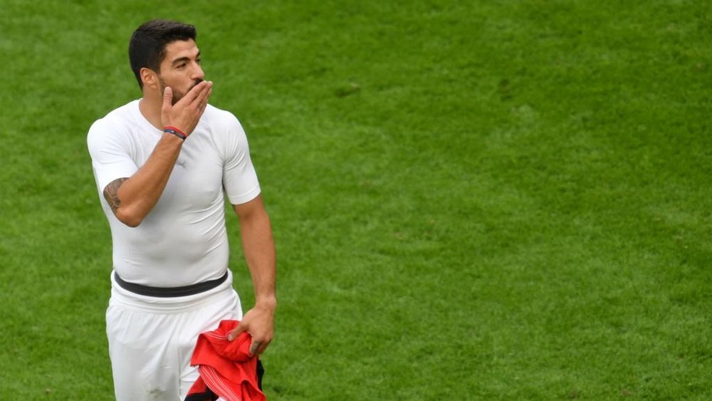 Suárez teve as melhores chances do Uruguai, mas não conseguiu marcar. Goal