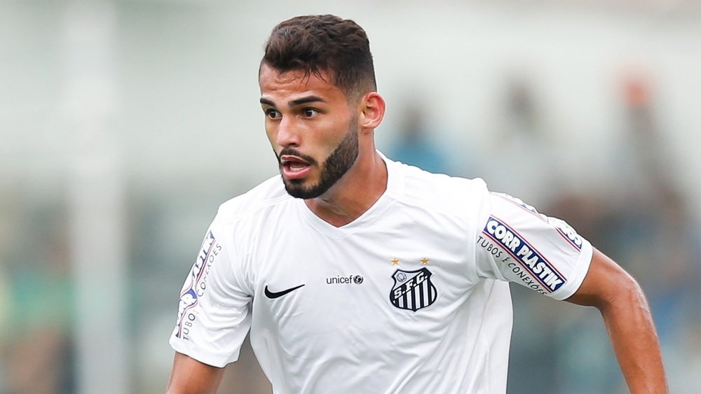 Thiago Maia is wanted by Liverpool. Goal