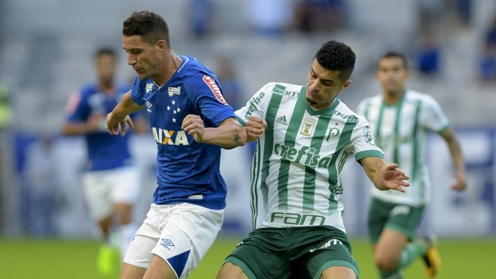 Mayke e Egídio tem os melhores números entre os laterais do Palmeiras no Brasileirão