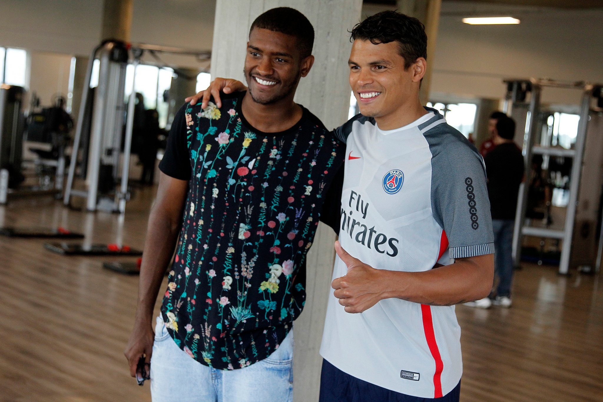 Thiago Silva treina no Fluminense, e Marlon visita clube carioca