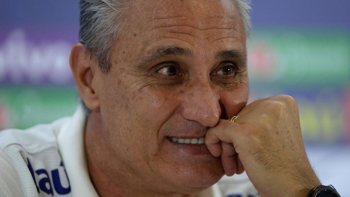 Tite dá esperanças de Seleção brasileira para gremistas, e também cita Hernanes