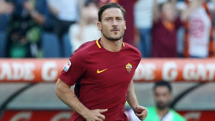 Totti will join Tokyo Verdy or return to Roma, says club chief