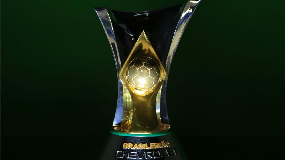 Para onde vai troféu de campeão? CBF terá três taças para entregar a  Palmeiras, Atlético-MG ou Flamengo