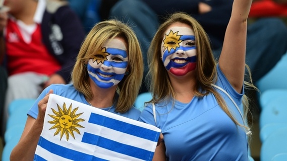 Clube do Uruguai capta grito de sua torcida e estampa ondas sonoras em  camisa inovadora, Brasil Mundial FC