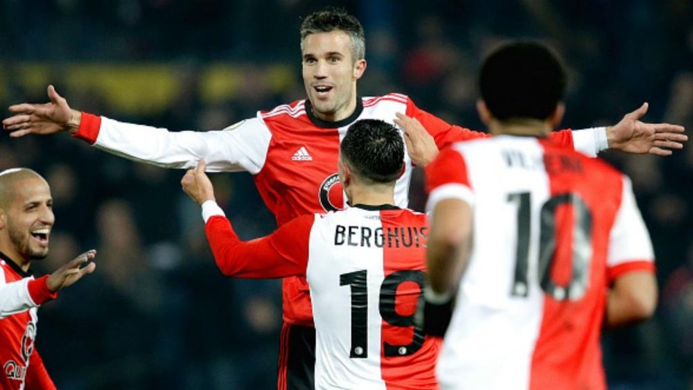 Robin van Persie scores first goal since Feyenoord return. Goal
