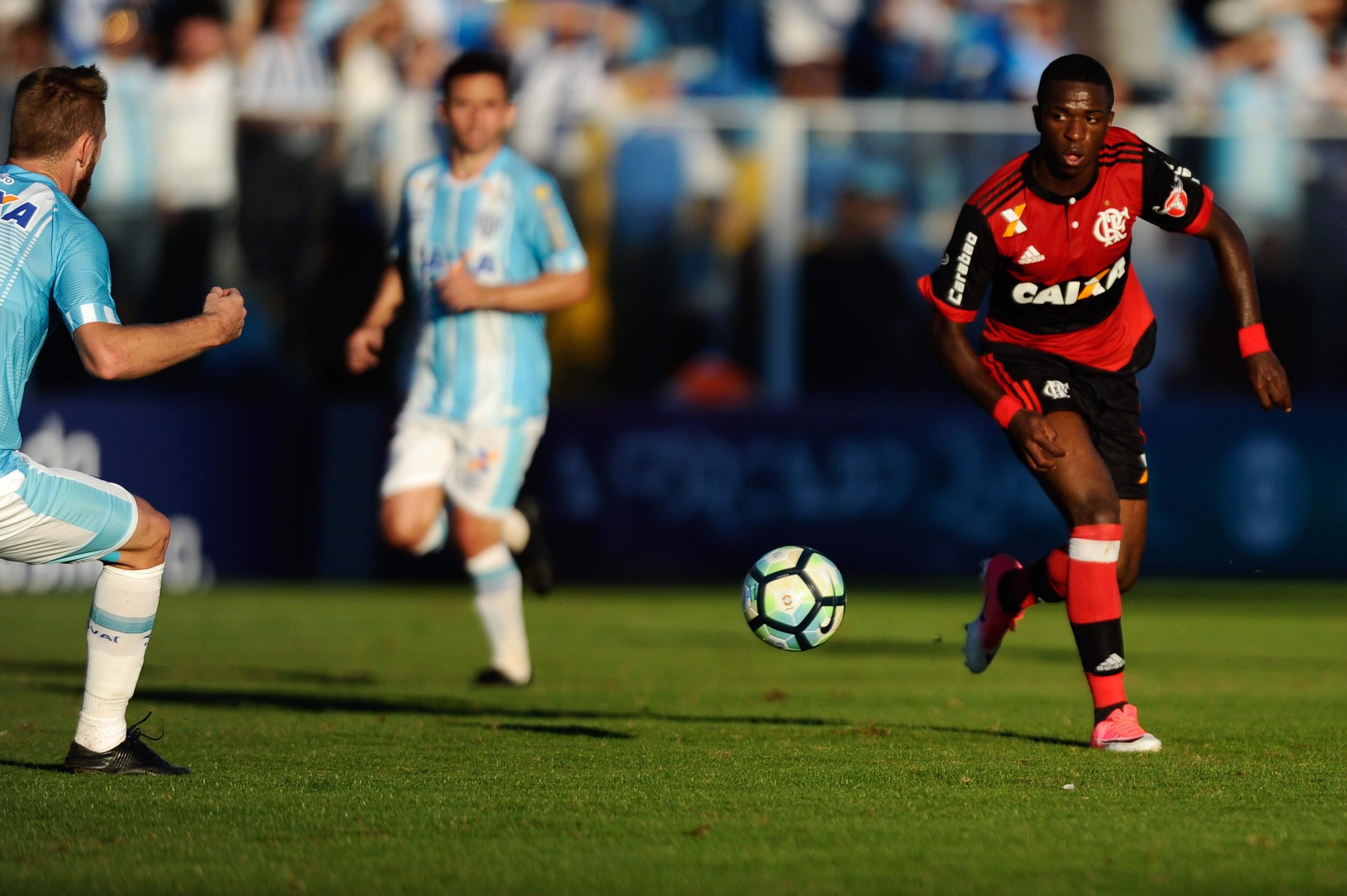 Zé Ricardo muda o Flamengo, mas time não evolui