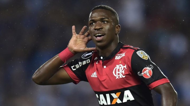 Saída de Everton abre espaço para evolução de Vinicius Junior no Flamengo