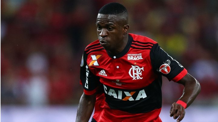 Sem Berrío, Flamengo deve apostar em Vinicius Júnior