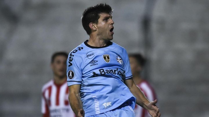 Kannemann give Gremio hope in Copa Libertadores clash
