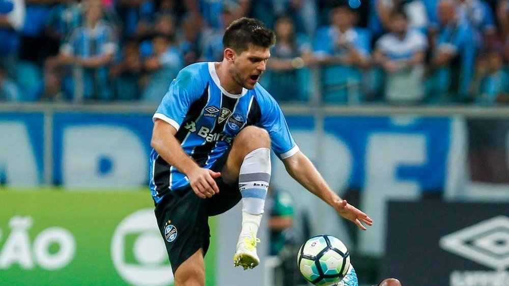 Kannemann prolongou a sua ligação ao Grêmio. Goal