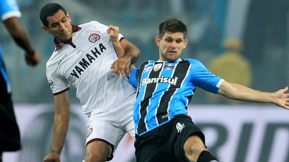 O zagueiro do Grêmio não vai mesmo poder jogar na volta da final da Libertadores. Goal