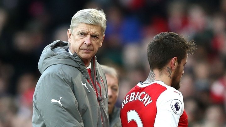'Of course we speak!' - Wenger plays down Debuchy frustrations
