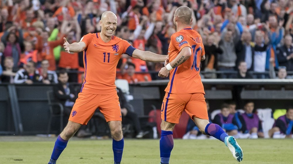 Robben et Sneijder s'illustrent avec les Pays-Bas. GOAL