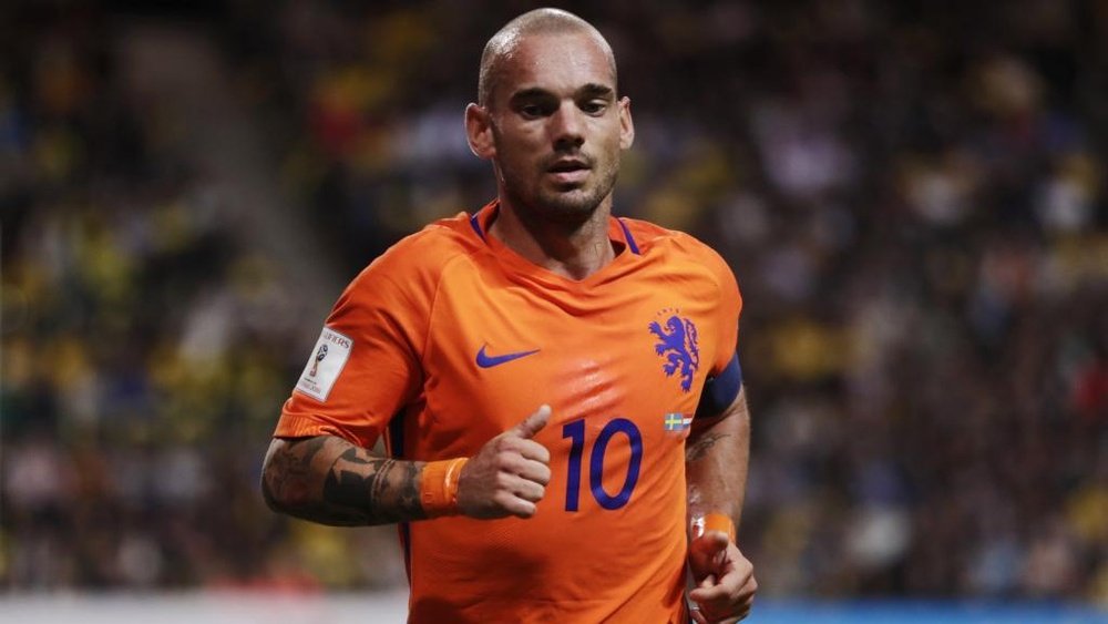 Après Robben, c'est Sneijder. Goal