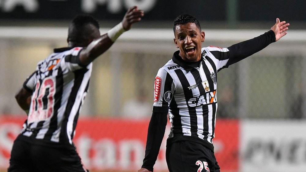 Atlético-MG 1 x 0 Botafogo:Com gol de Cazares e Fred expulso, Galo larga na frente e garante vantage
