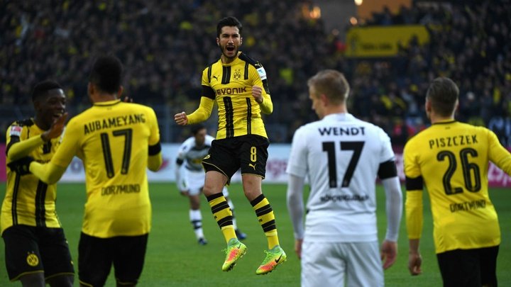 Dortmund's Sahin out for two weeks