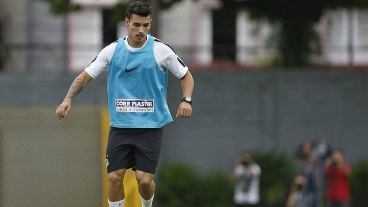 Corinthians pega o Santos de surpresa e encaminha acerto com Zeca