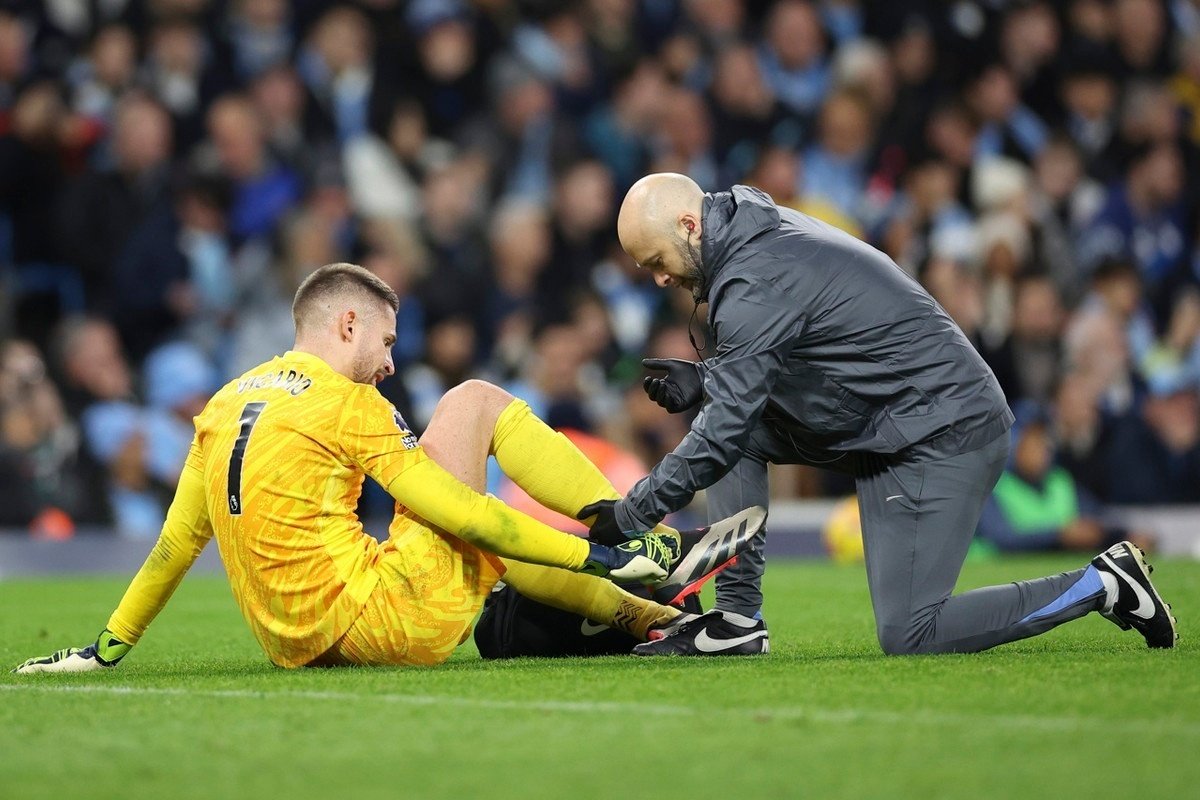 OFFICIAL: Tottenham goalie Vicario has ankle surgery