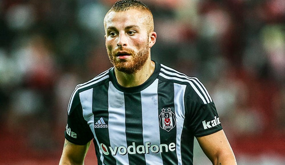 Gökhan Töre, futbolista del Besiktas. BJK