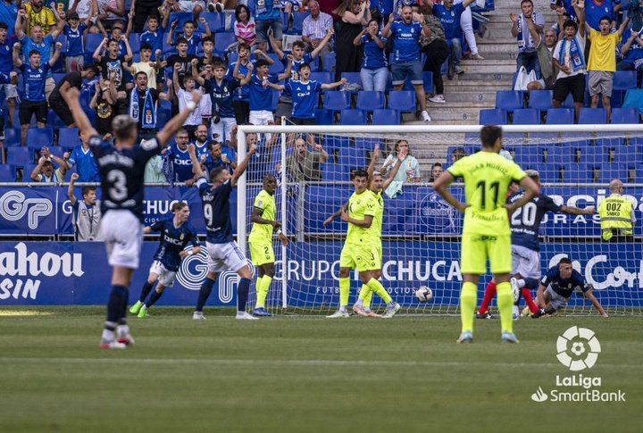 Borja le da al Oviedo los primeros tres puntos