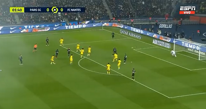 Mbappé tardó dos minutos en marcar el 1-0 ¡casi sin querer!
