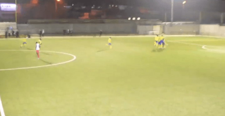 Goalkeeper scores stoppage-time winner from his own area