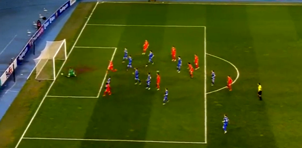 El regalo del portero de Liechtenstein en el gol de falta de Bardhi