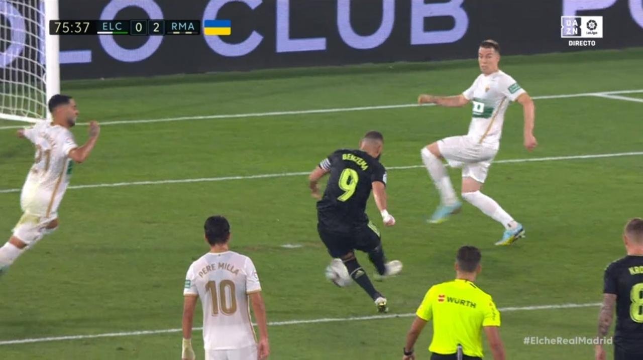 A la tercera, Benzema pudo estrenar su Balón de Oro con gol: marcó el 0 ...