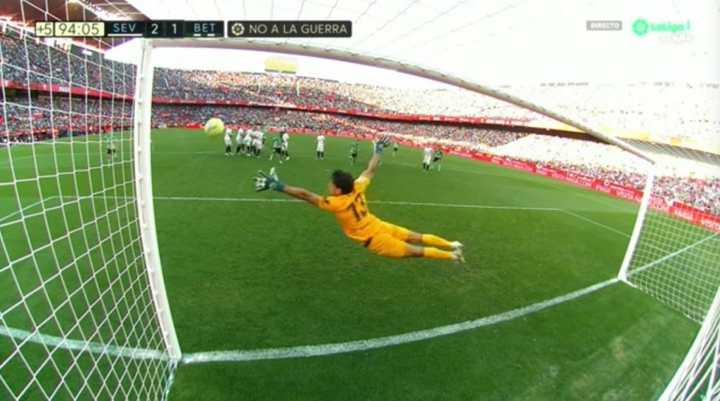 Canales dio esperanzas al Betis con un golazo de falta en el 94'. Captura/MovistarLaLiga