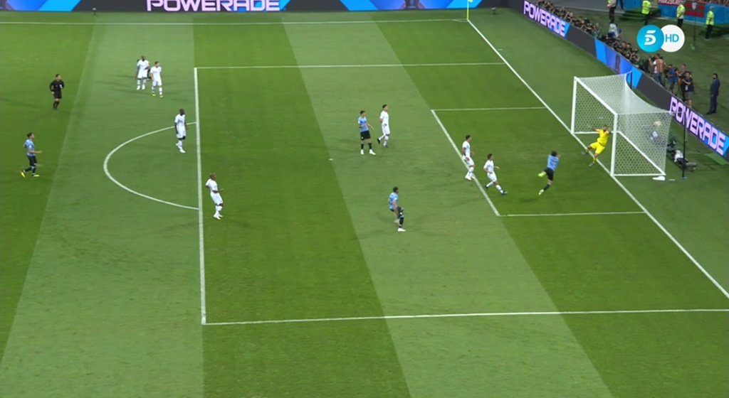 Cavani earned Uruguay an early lead. Screenshot/Telecinco