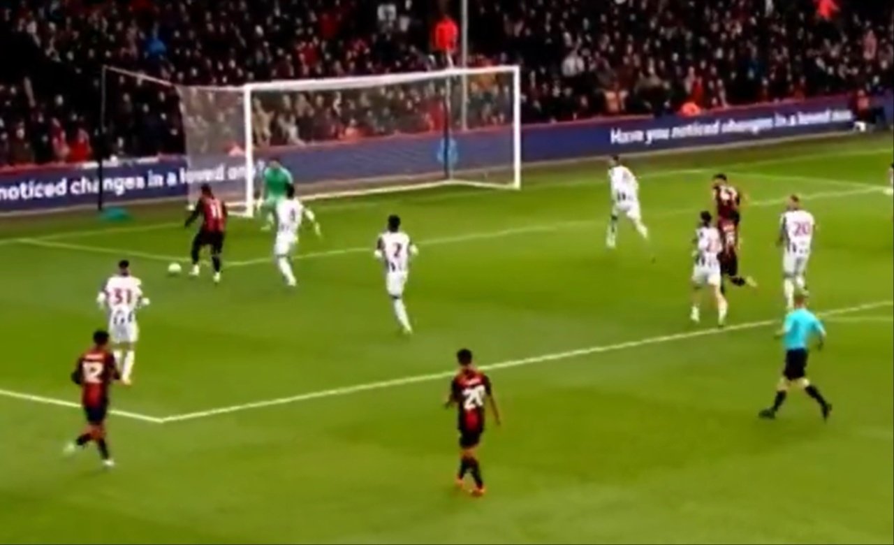 El Bournemouth remarca en qué liga está