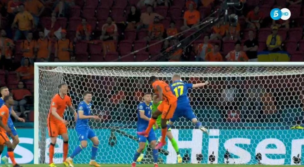 L'Olanda vince al debutto. AFP