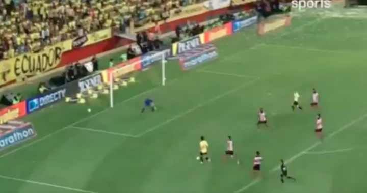 Vidéo : Kaká, toute une légende en Équateur, marque deux buts avec le Barcelona